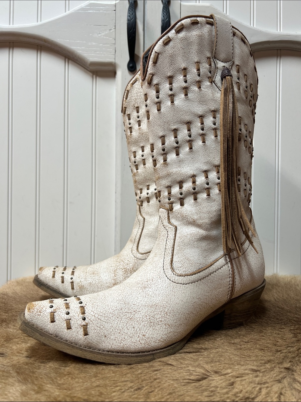 Laredo Distressed Bone Tassel Western Cowboy Boots 8